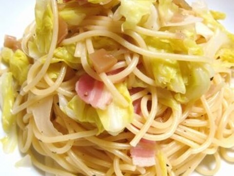 キャベツとベーコンの中華風パスタ